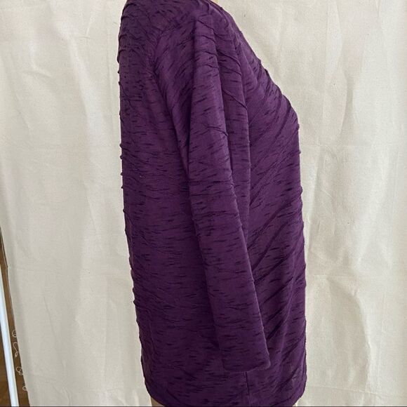 Vera Wang woman’s medium plum top - Picture 5 of 8